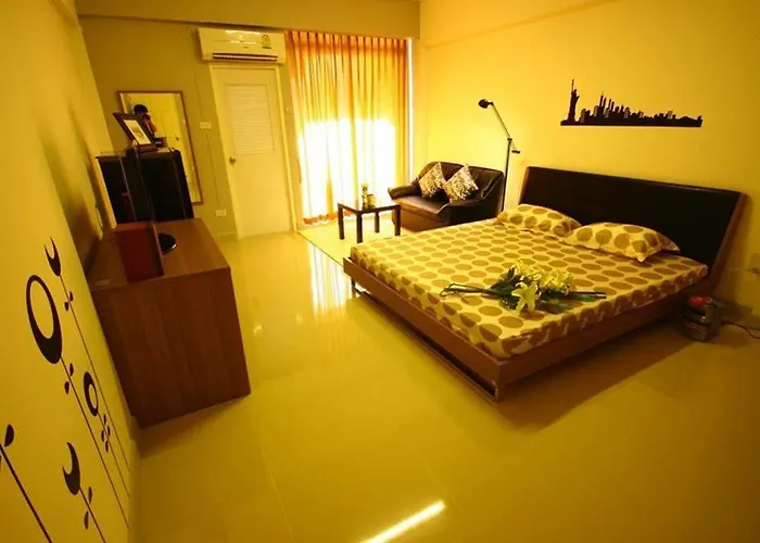 At Phetkasem 3*