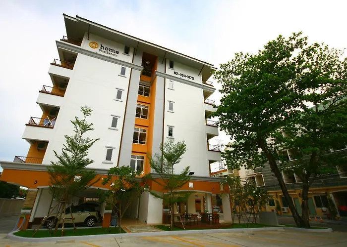 Aparthotel At Phetkasem Bangkok