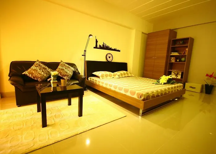 At Phetkasem Aparthotel